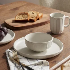 Hot Grace 16-Piece Dinnerware Set Tableware